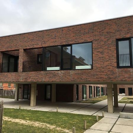 Hedendaags, Verzorgd Appartement Op Unieke Locatie Остенде Экстерьер фото