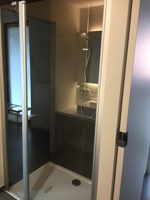 Hedendaags, Verzorgd Appartement Op Unieke Locatie Остенде Экстерьер фото